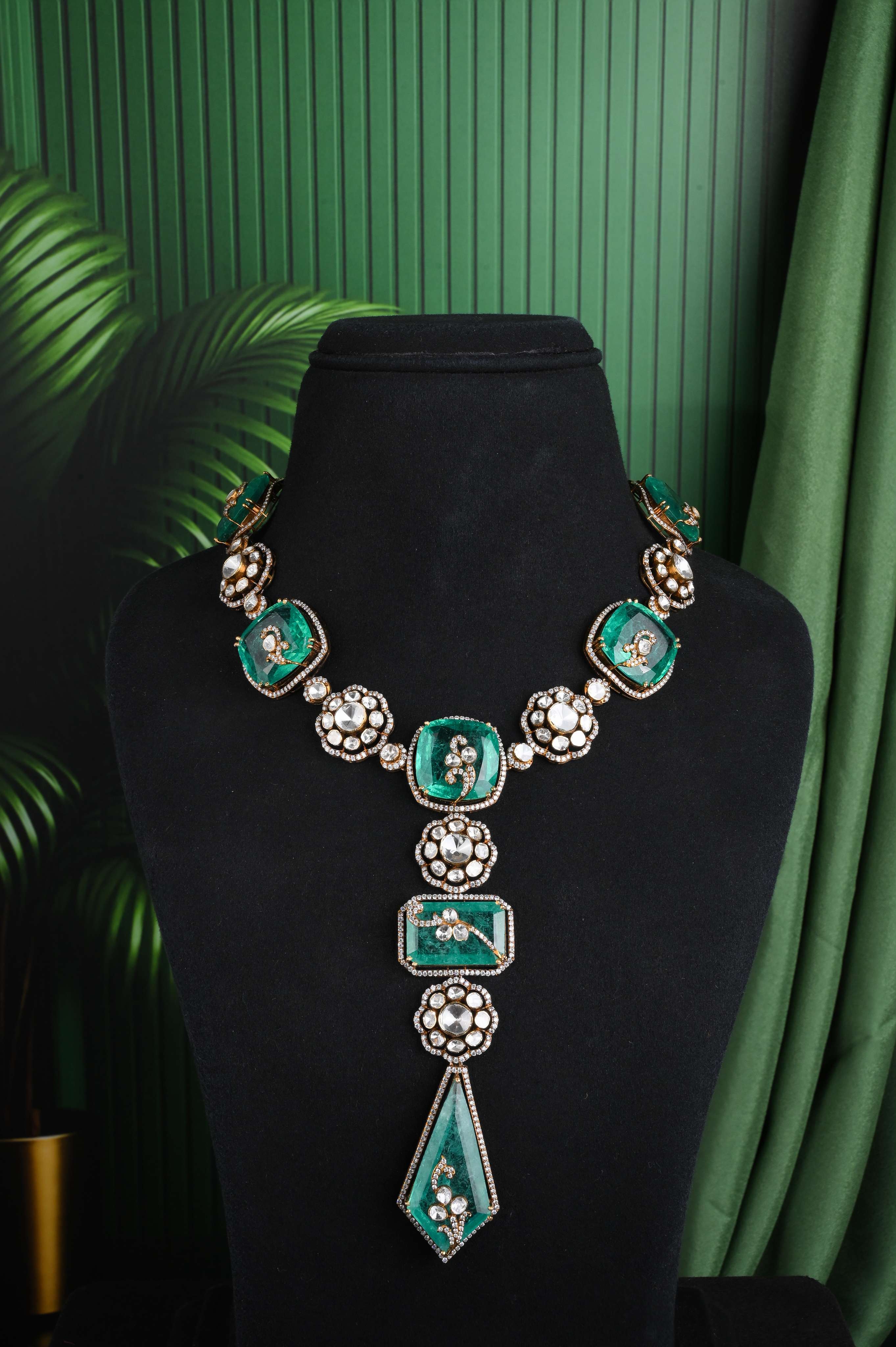 Brinda Gold and Diamonds - Emerald Diamond Necklace